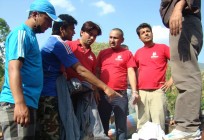Maruti cement distributes relief for Earthquke